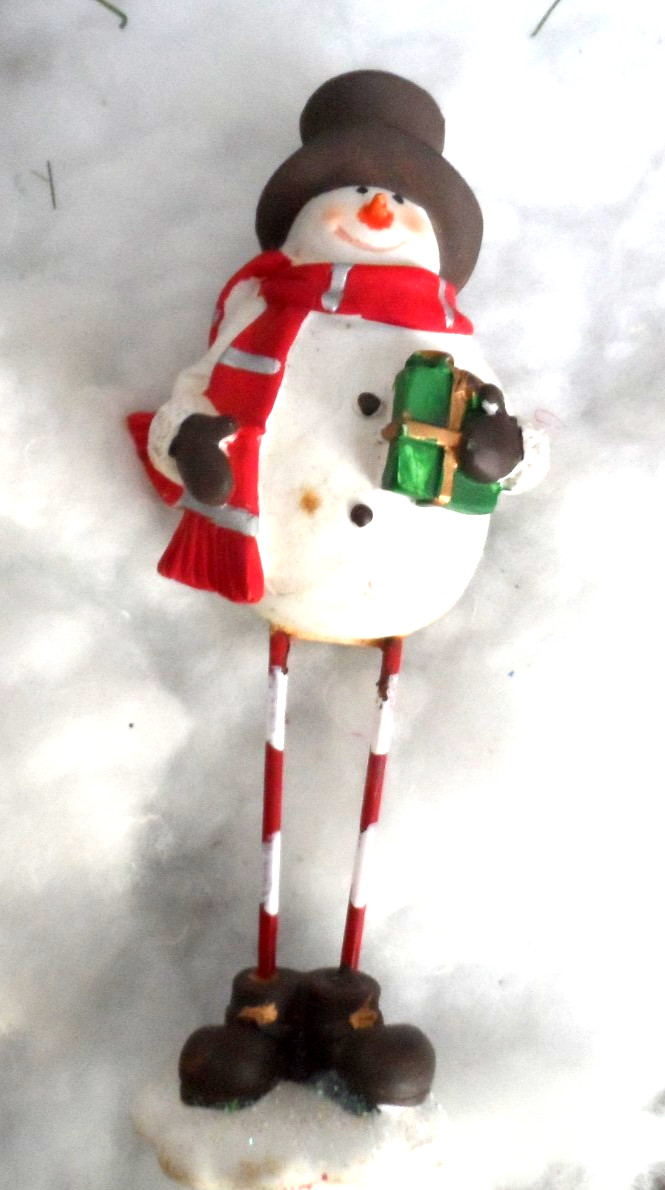 Vintage Christmas Figurine – FESTIVE SNOWMAN ON TALL LEGS – FREE SHIPPING – 6.5″