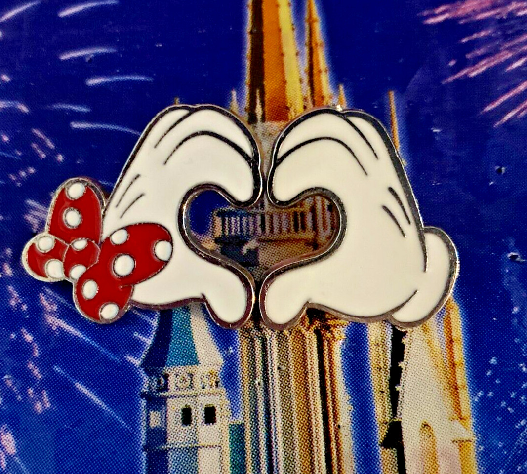 💘 Mickey & Minnie Mouse Heart Hands 2 Pin Set – Disney Mickey Heart Gloves Pins