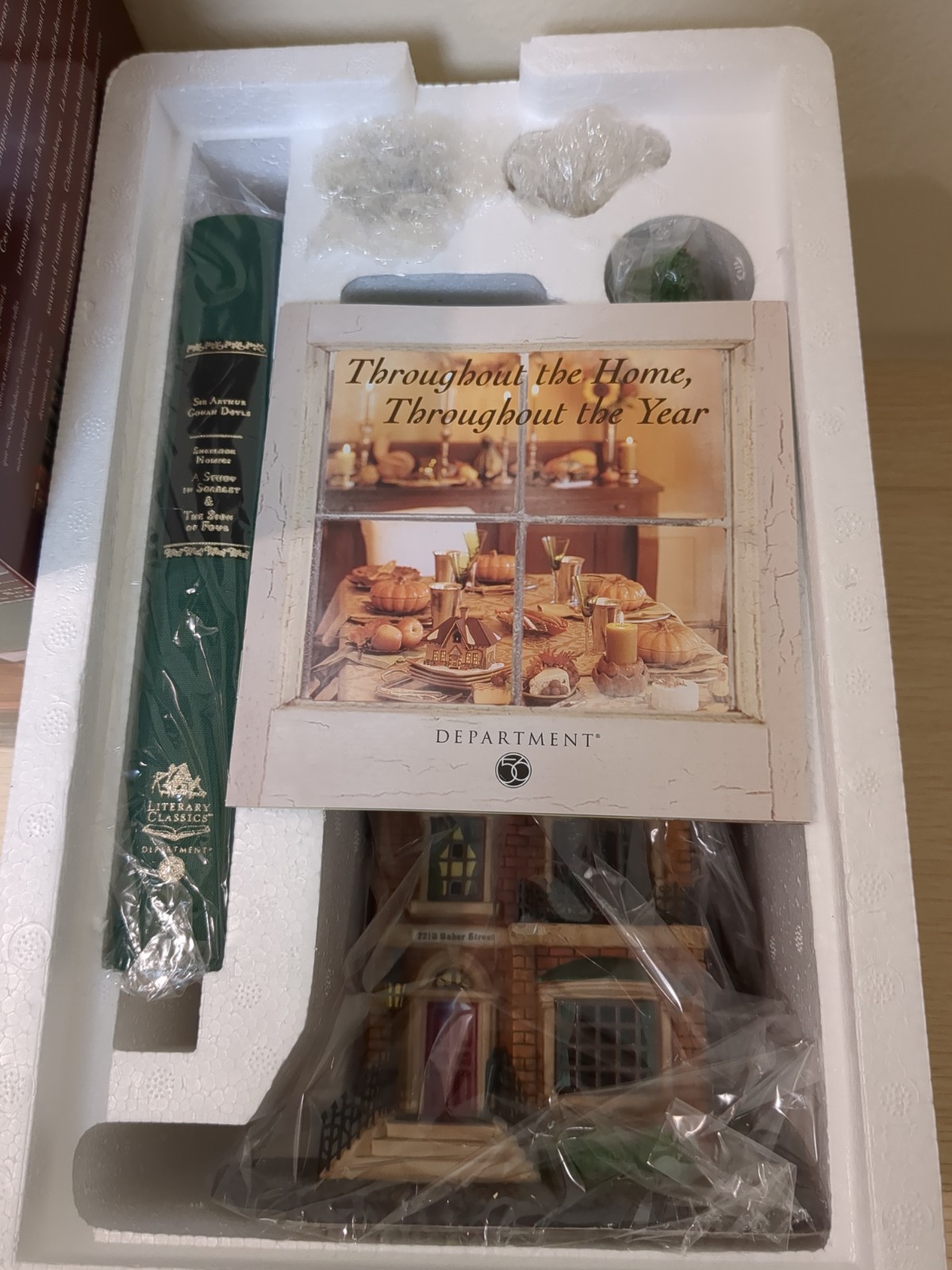 Department 56 – Sherlock Holmes 221B Baker Street (58601) Literay Classics