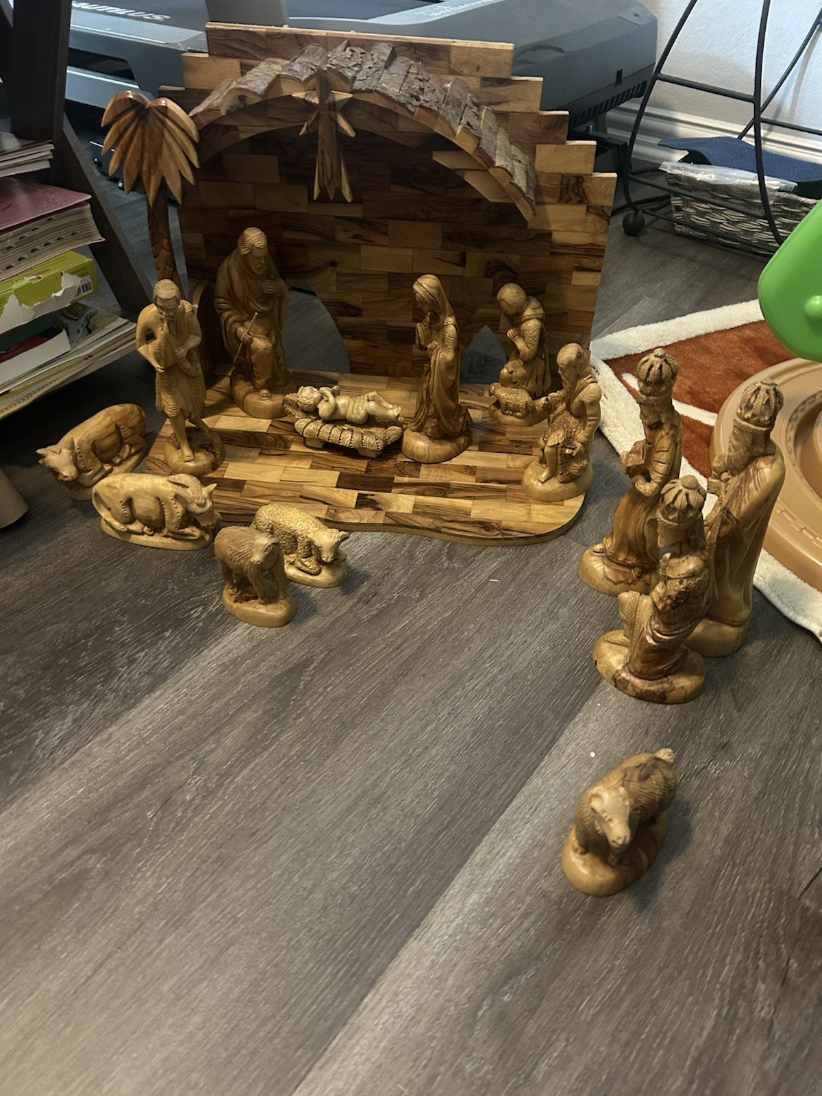VINTAGE OLIVE WOOD NATIVITY SET 16 pcs HAND CARVED in BETHLEHEM THE HOLY LAND