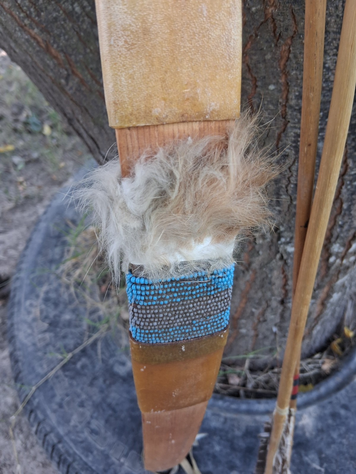 ** VINTAGE NATIVE AMERICAN APACHE SHORT BOW 38 IN 2 ARROWS HANDMADE ! HTF! *