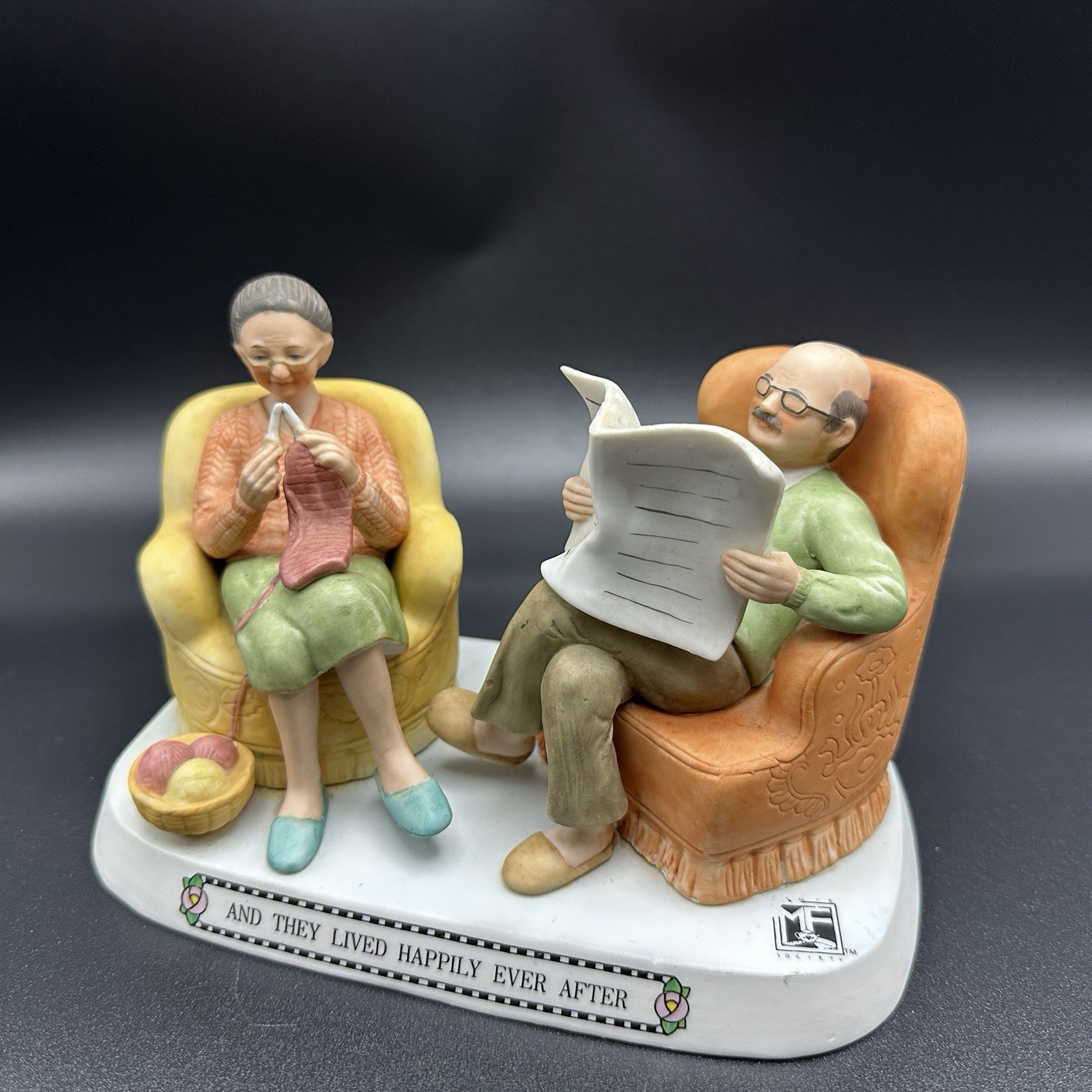 Mary Engelbreit Ltd Ed Figurine And They Lived Happily 548/18000 Tag Korea