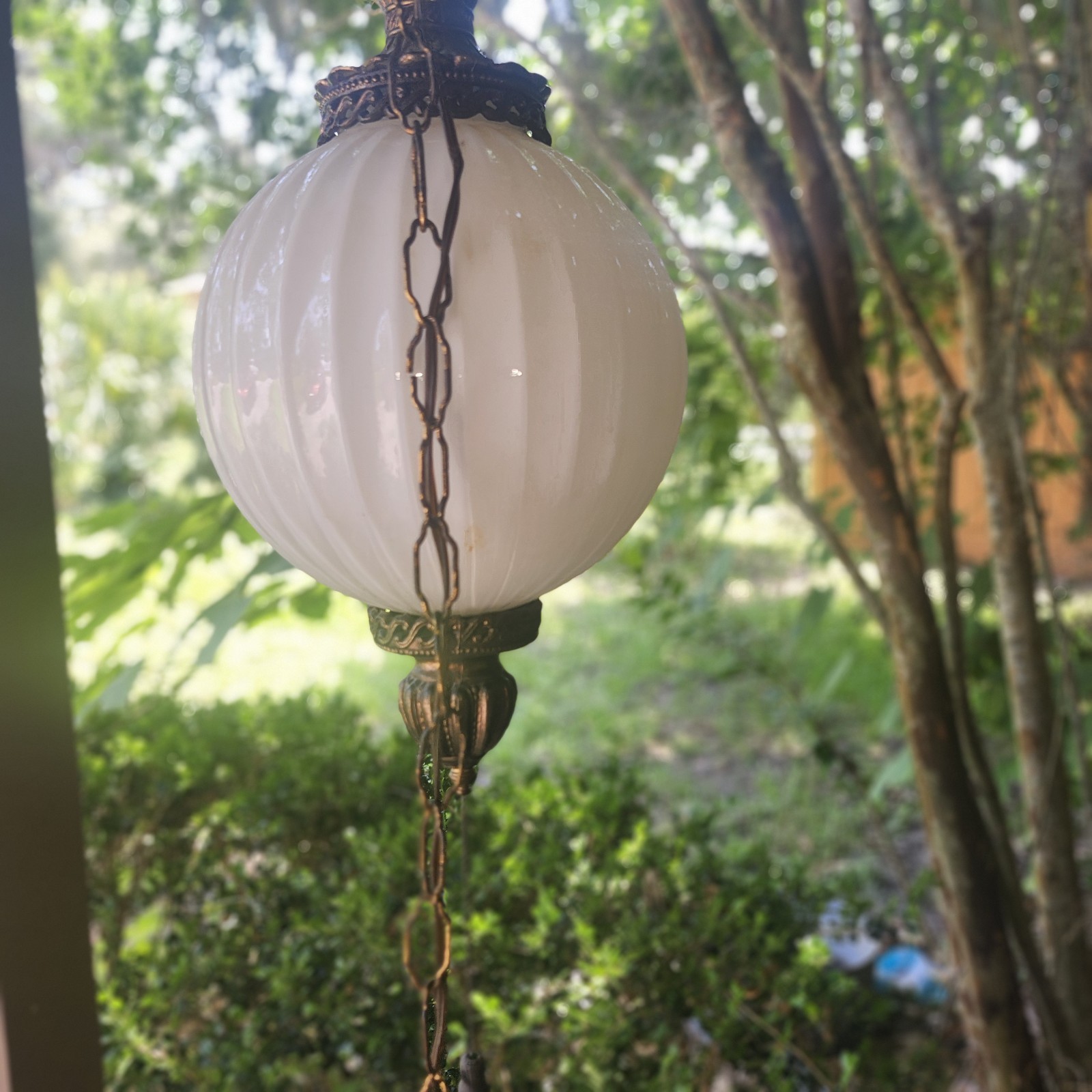 Vintage antique brass Hollywood REGENCY Style FACETED Glass GLOBE Swag Lamp