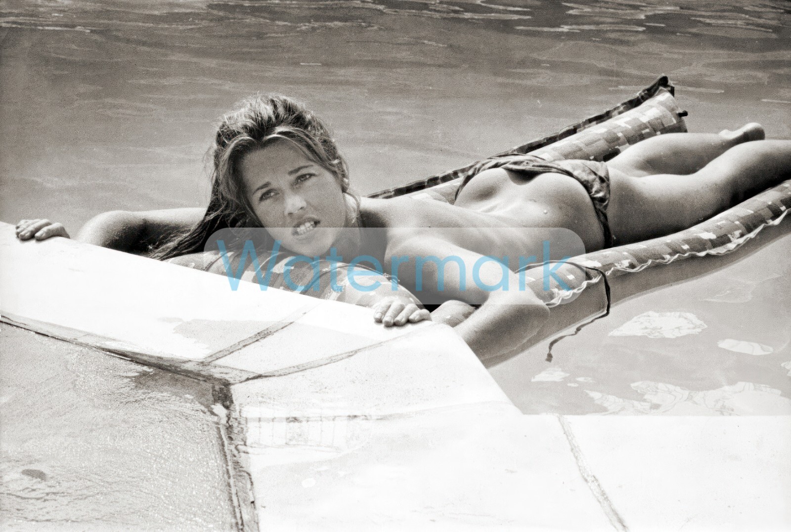 JANE FONDA String Bikini BETWEEN THE CHEEKS ** Pro Pigment Print (8.5″x11″) SEXY
