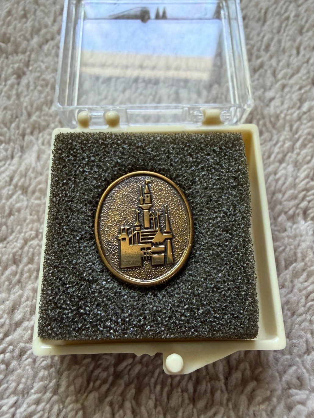 Disney Disneyland Original 1 One Year Service Sleeping Beauty Cast Pin