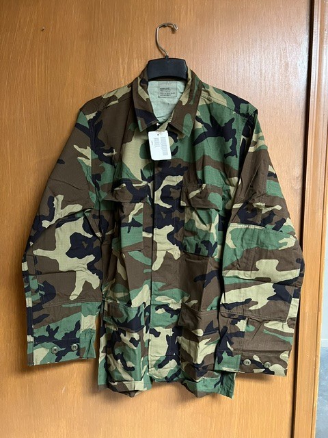 U.S. G.I. Hot Weather Field Shirt, Woodland, Unused Size Extra Large/ Regular