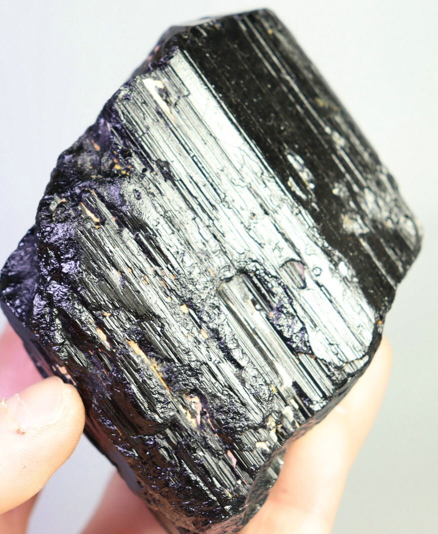 692g Natural Original Black Tourmaline Quartz Crystal specimen Rough gemstone