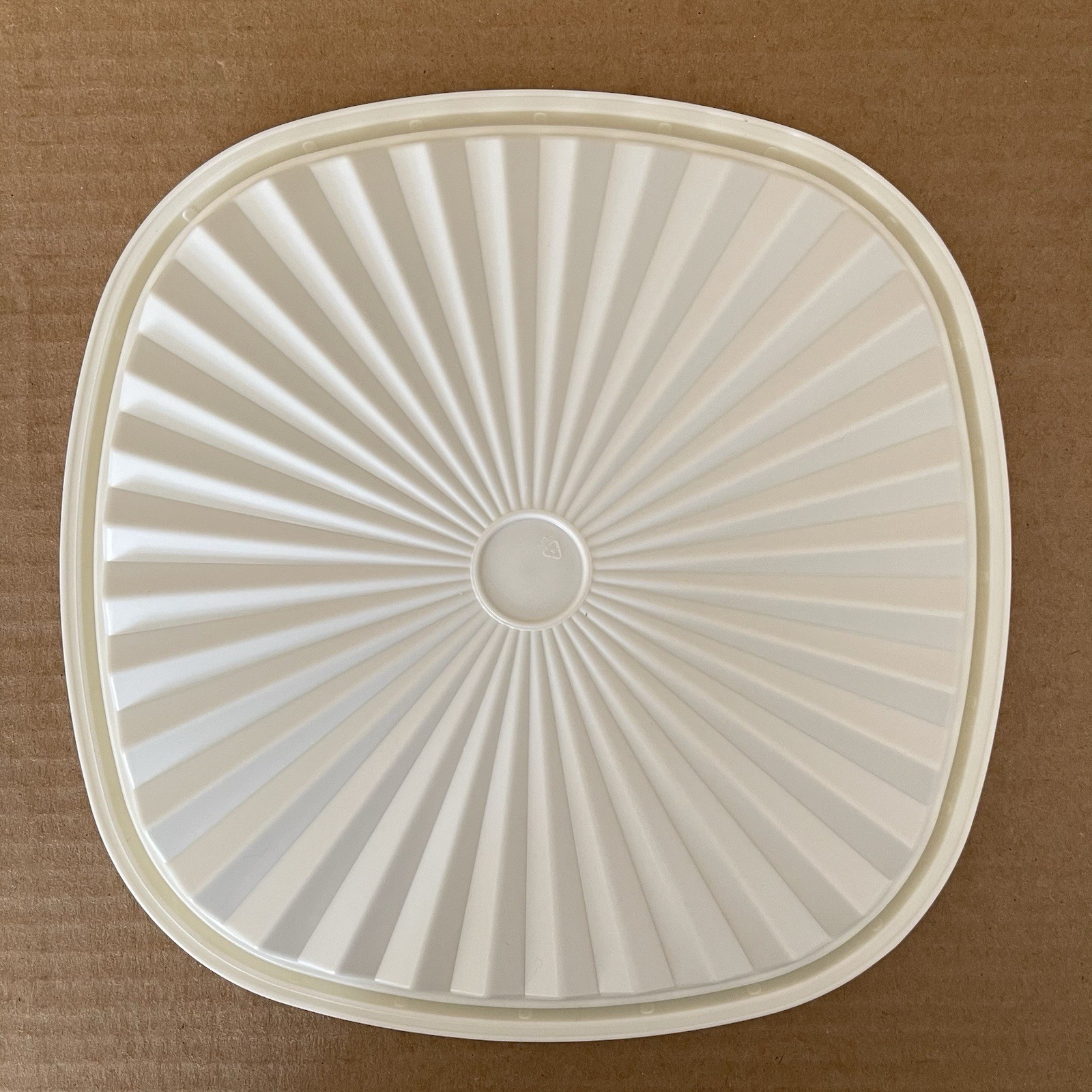 Tupperware Servalier Bowl Replacement Seal Sunburst Lid #837 Creamy White New