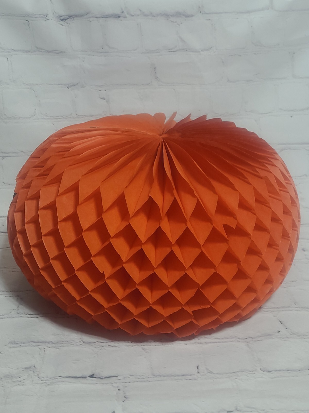 Pumpkin Honeycomb Table Decorations 70s USA Crepe Paper Thanksgiving Halloween