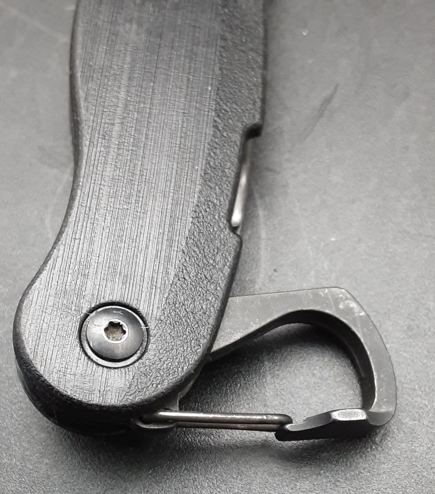 6.5” Black LEATHERMAN Crater C33LX Carabineer Combo Edge Folding Pocket Knife