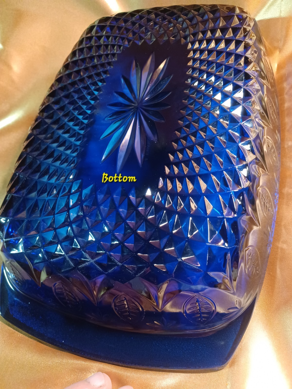 French Cobalt Blue Glass vtg. Starburst Casserole Dish by Arcoroc: Ex. Condition