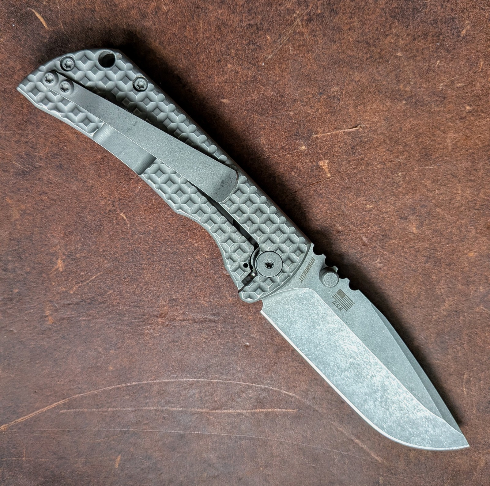 McNees PM Mac 2 3″ – 2-Tone Frag Titanium Handles, Stonewashed Magnacut Blade