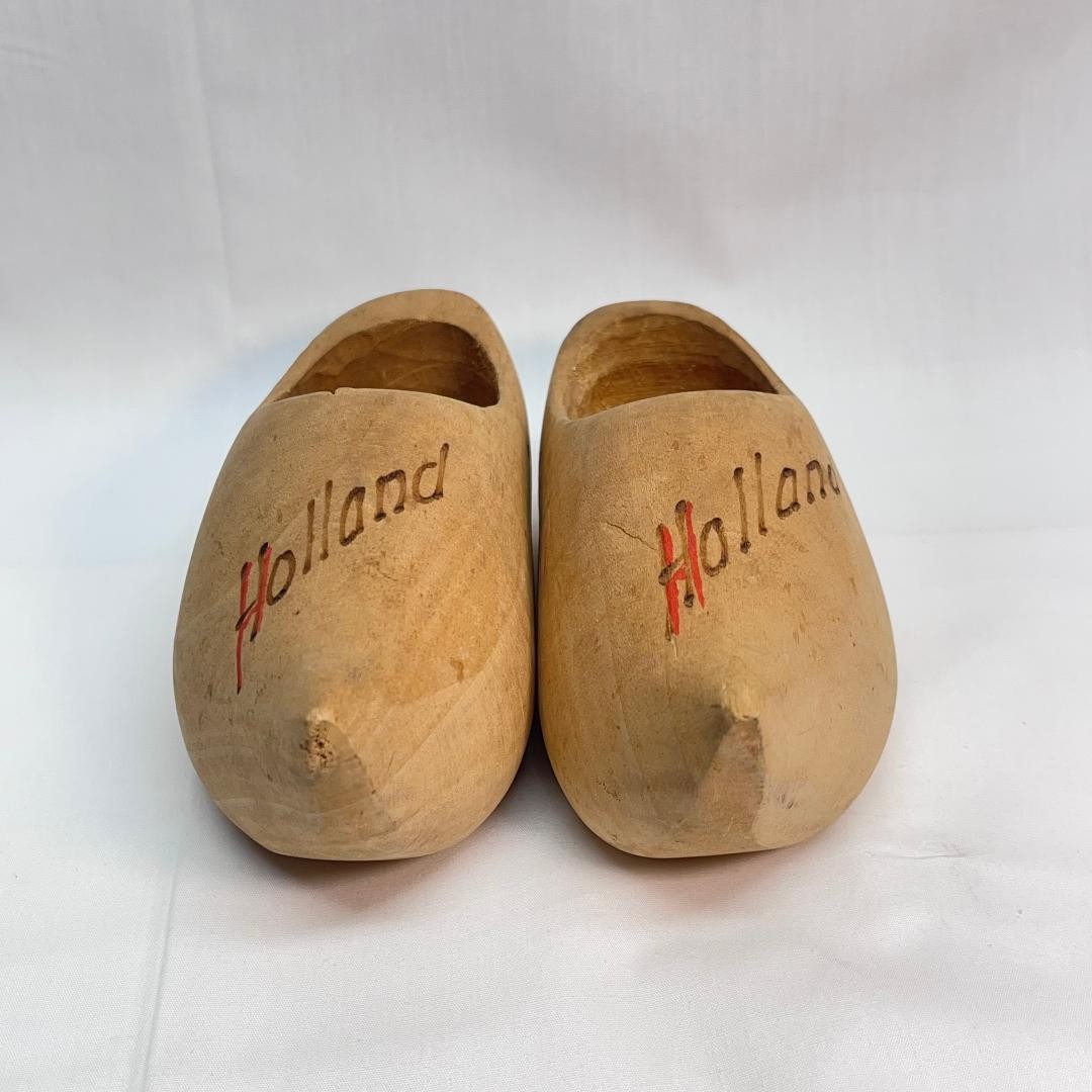 VTG Hand Crafted Dutch Wooden Shoes Holland Light Colored Wood 2″W x 5″L x 2.5″H