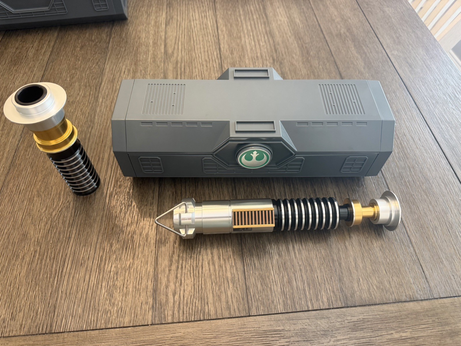 Disney Star Wars Galaxys Edge Luke Skywalker Legacy Lightsaber Hilt Boxed