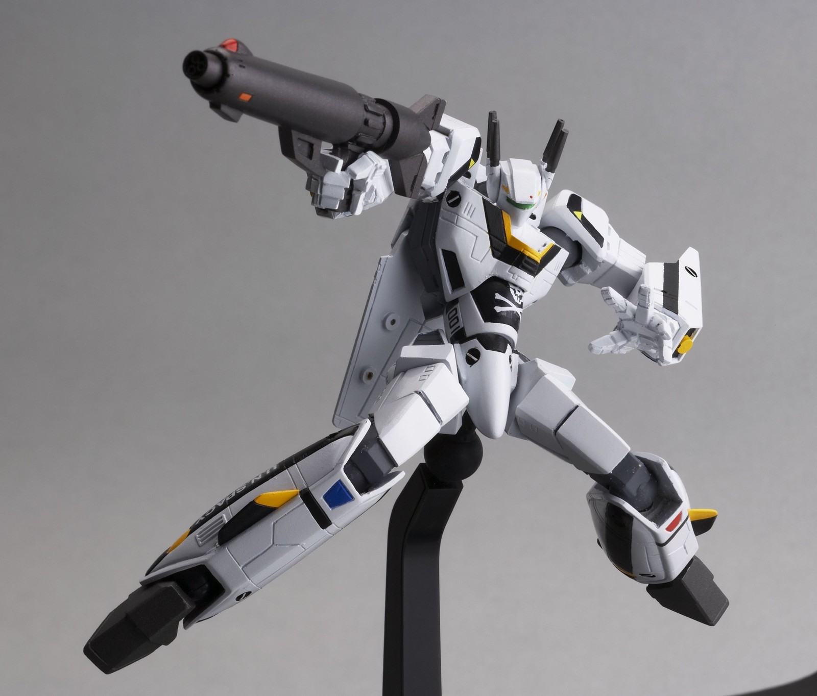 Revoltech No.36 Macross Strike Valkyrie VF-1S Roy Focker Type Kaiyodo