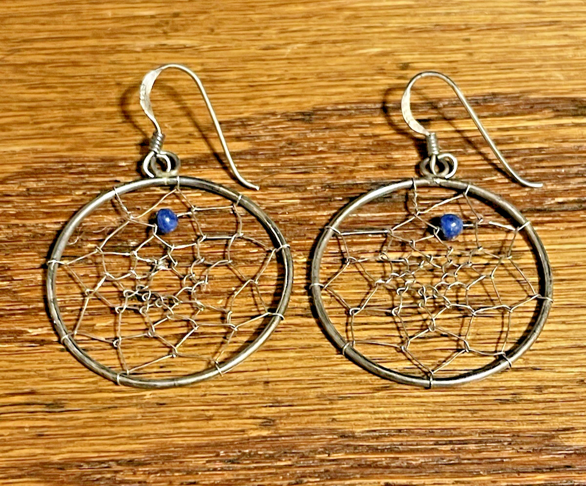 SILVER LOOK DREAM CATCHER PIERCED WIRE BEAD EARRINGS DANGLE DROP 1+1/8″ ACROSS