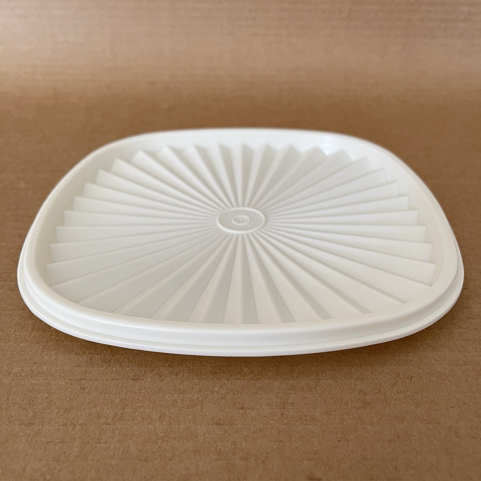 Tupperware Servalier Bowl Replacement Seal Sunburst Lid #837 Creamy White New