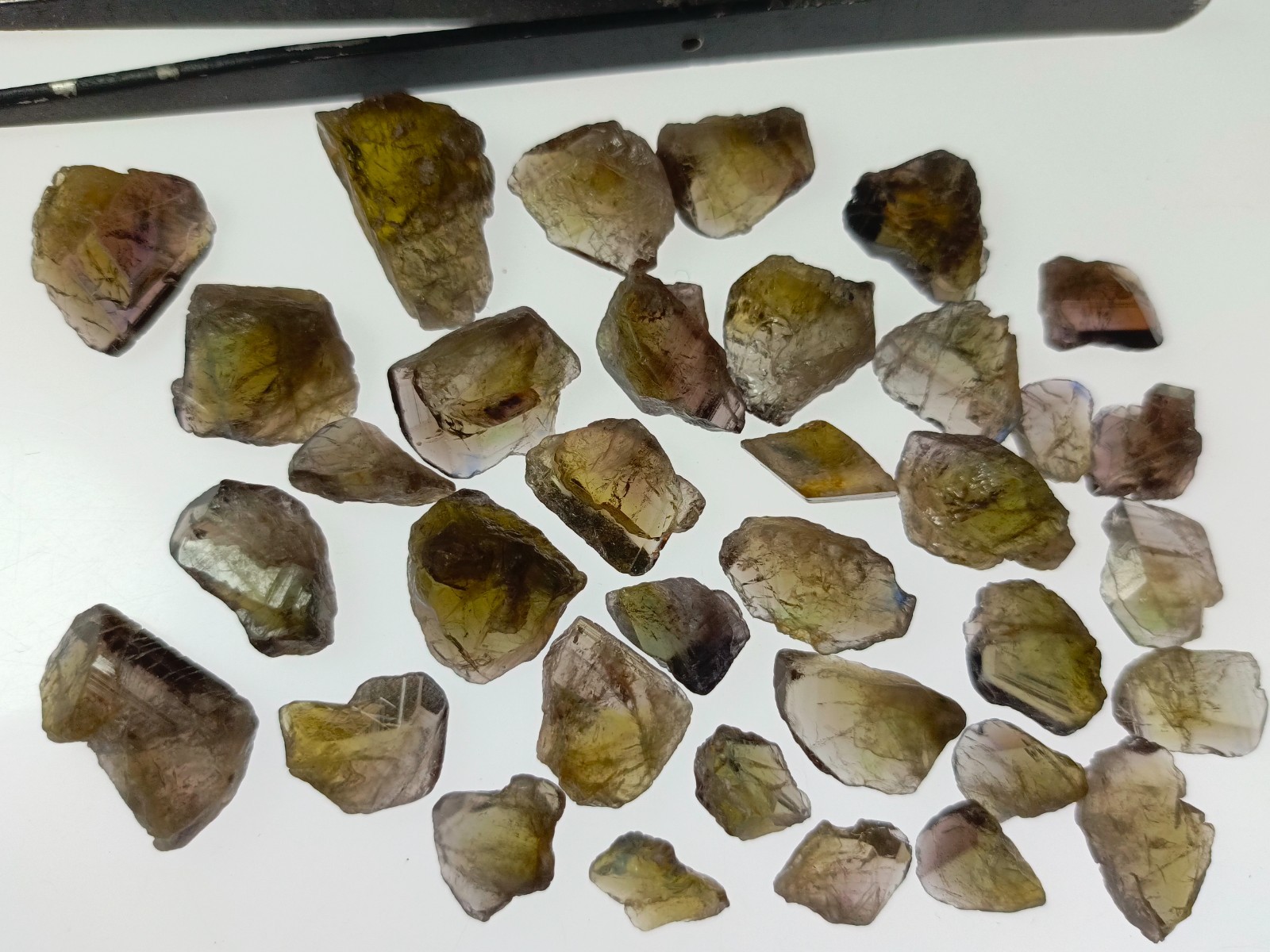 Massive 307ct Natural Shaded Axinite – Rare Faceting Rough & Crystals