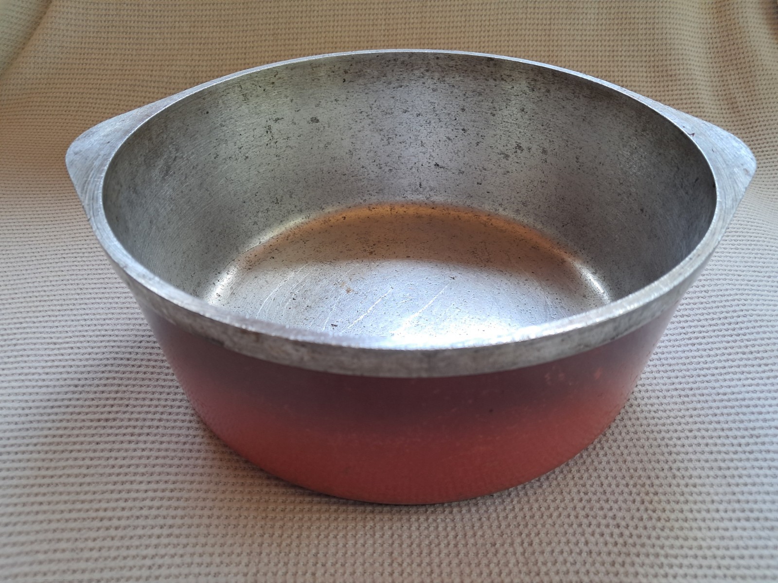 Vintage Club Aluminum 4-quart Stock Pot with No Lid 10 Inches Diameter USA Red