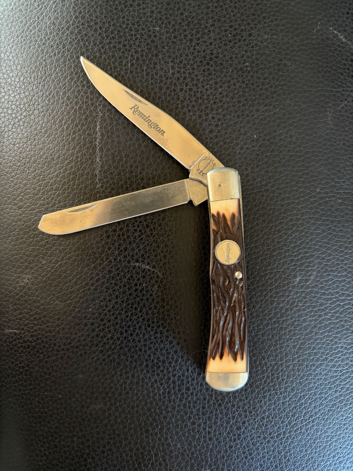 Remington USA R12 Trapper Knife UMC Jigged Staglon Handle 2 Blade Pocket Knife