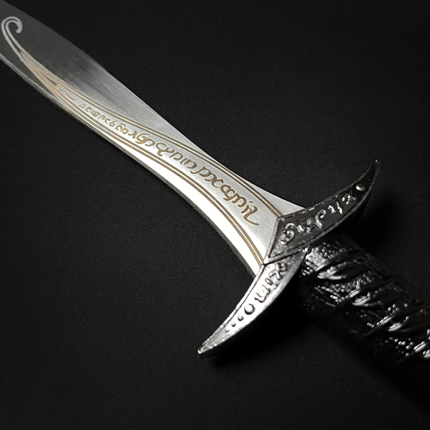 11″ The Hobbit Fantasy Black Sword Dagger Replica (Sting)