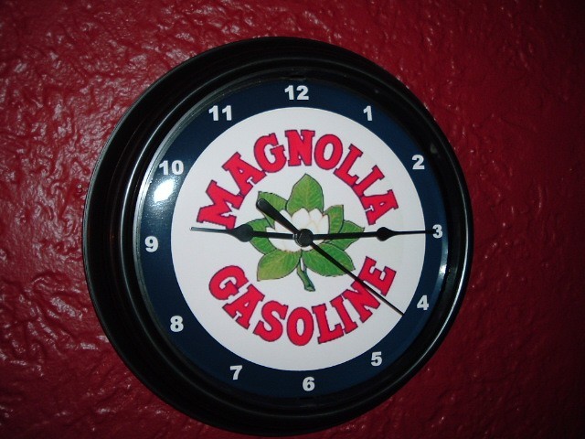 Magnolia Oil Gas Service Station Garage Man Cave Advertising Clock Sign