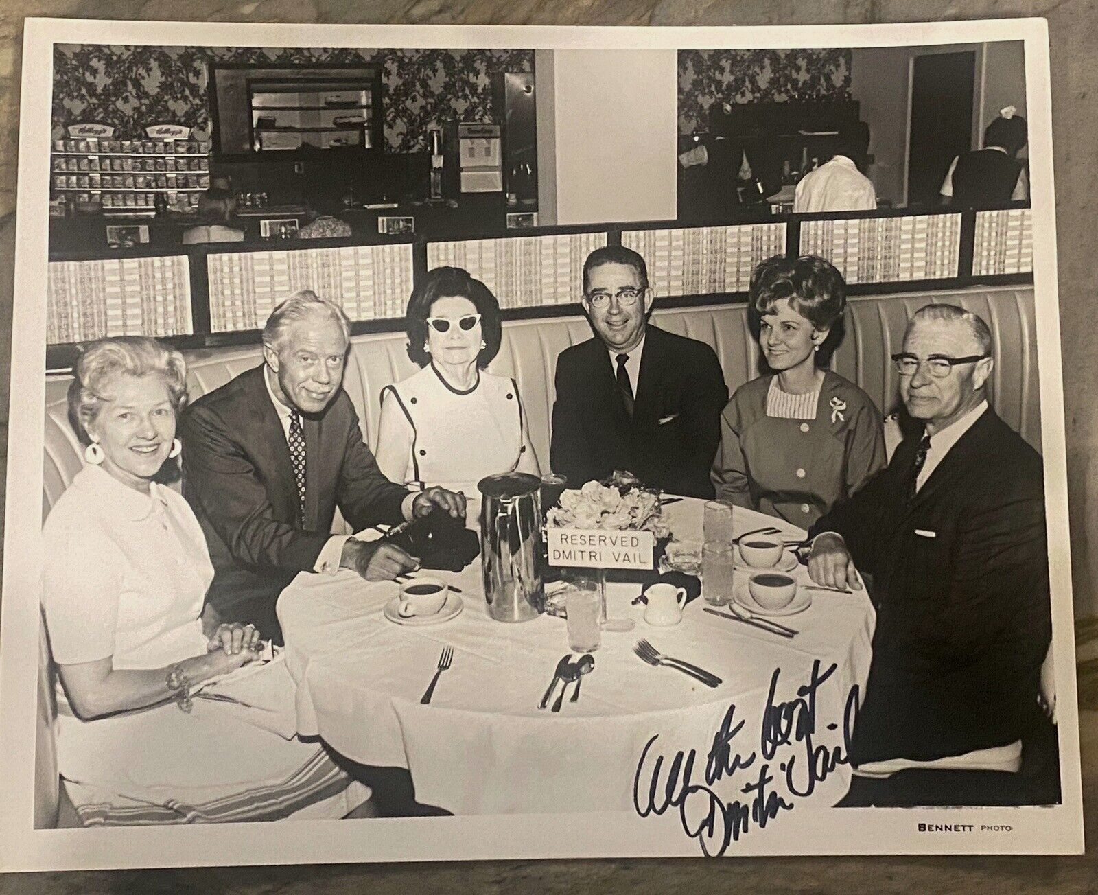 1967 Press Photo Dallas Artist DMITRI VAIL & friends Dining Mad Men Holiday Ctrl