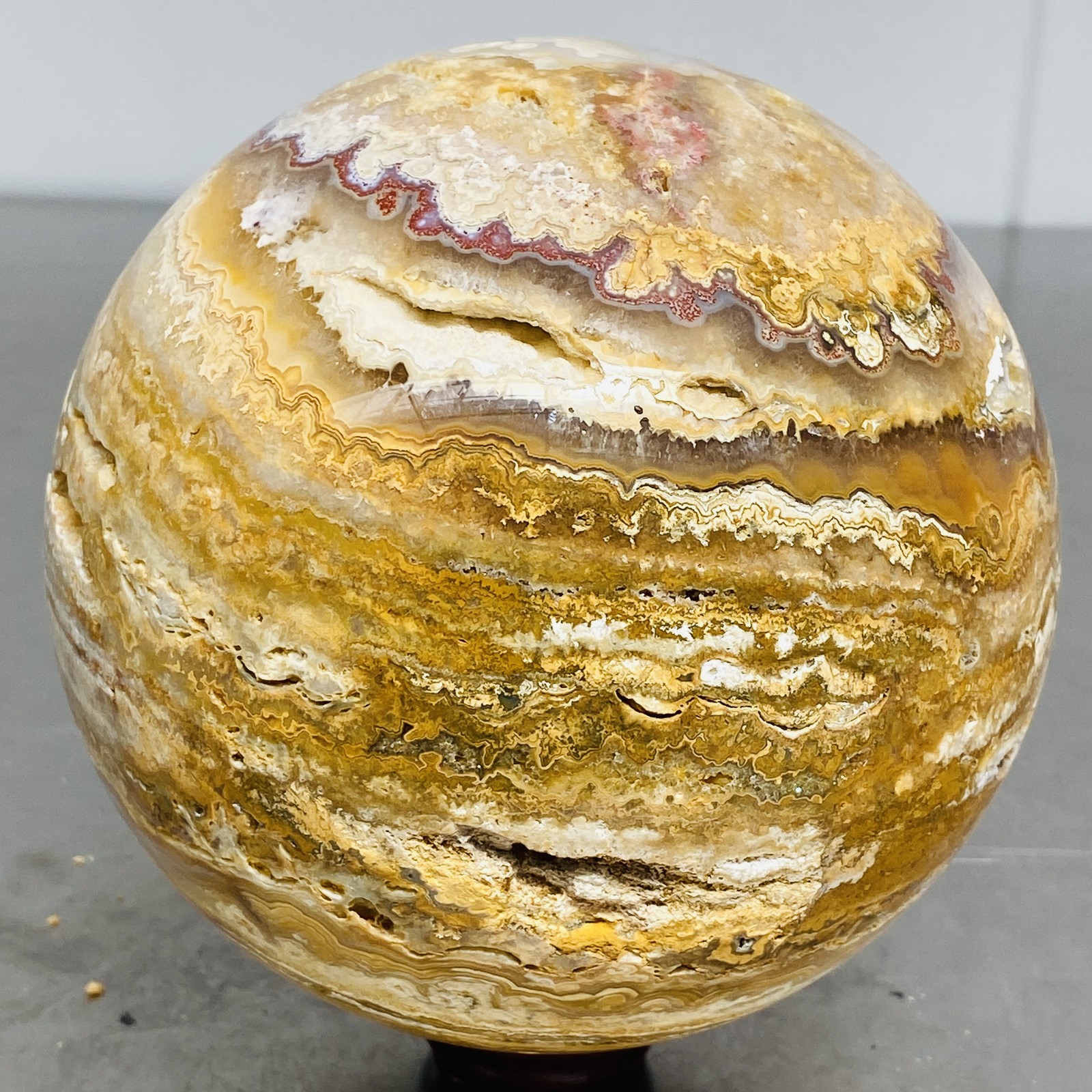 Natural thousand-layer agate crystal ball healing 2720G (5.99LB)