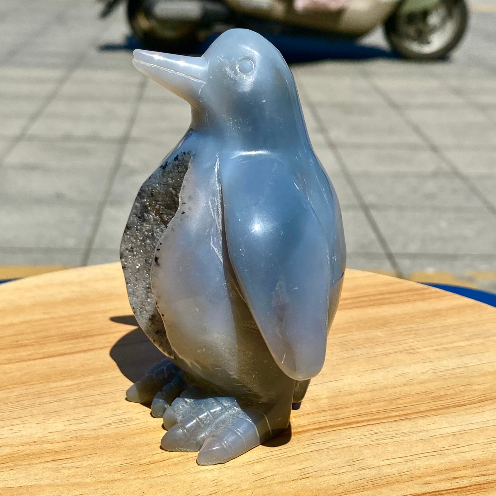410G Natural Agate Hand Carved Penguin Figurine, Cute Crystal Animal Statue