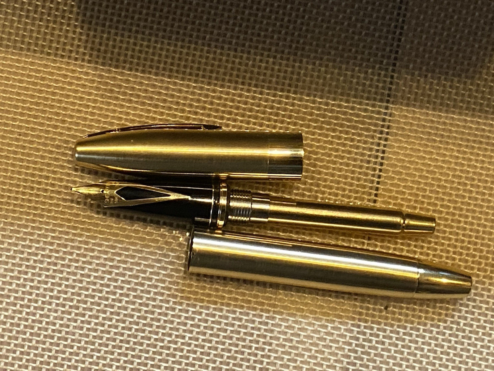 Sheaffer Legacy 2 #860 Brushed Gold Fountain Pen 18K Gold MEDIUM Nib New in Box!