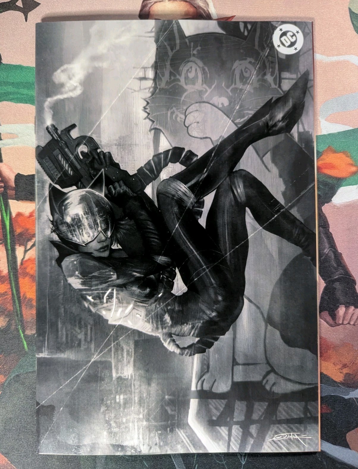 DC Absolute Catwoman #1 Dan Quintana Exclusive “Noir” Virgin Variant In NM Cond!