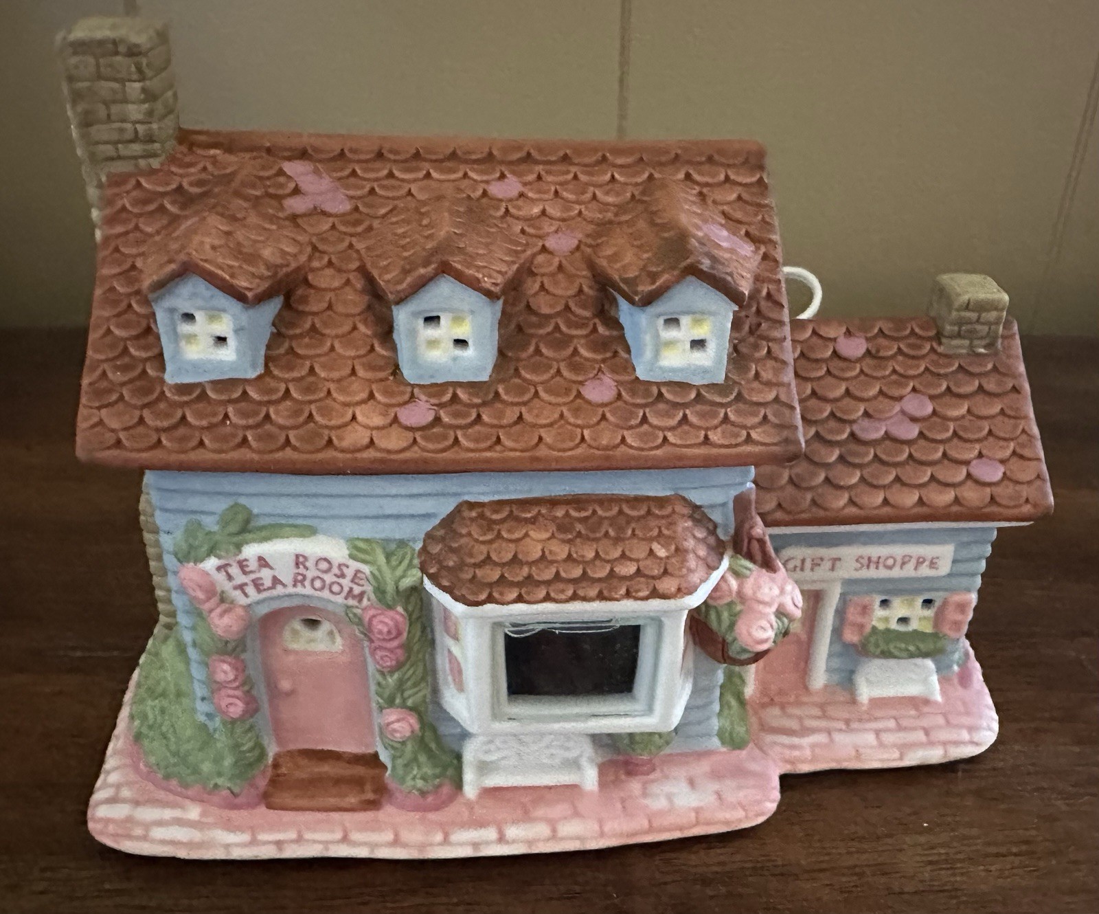Pfaltzgraff Rare “Tea Rose” Electric House 025-990-00 New In The Box