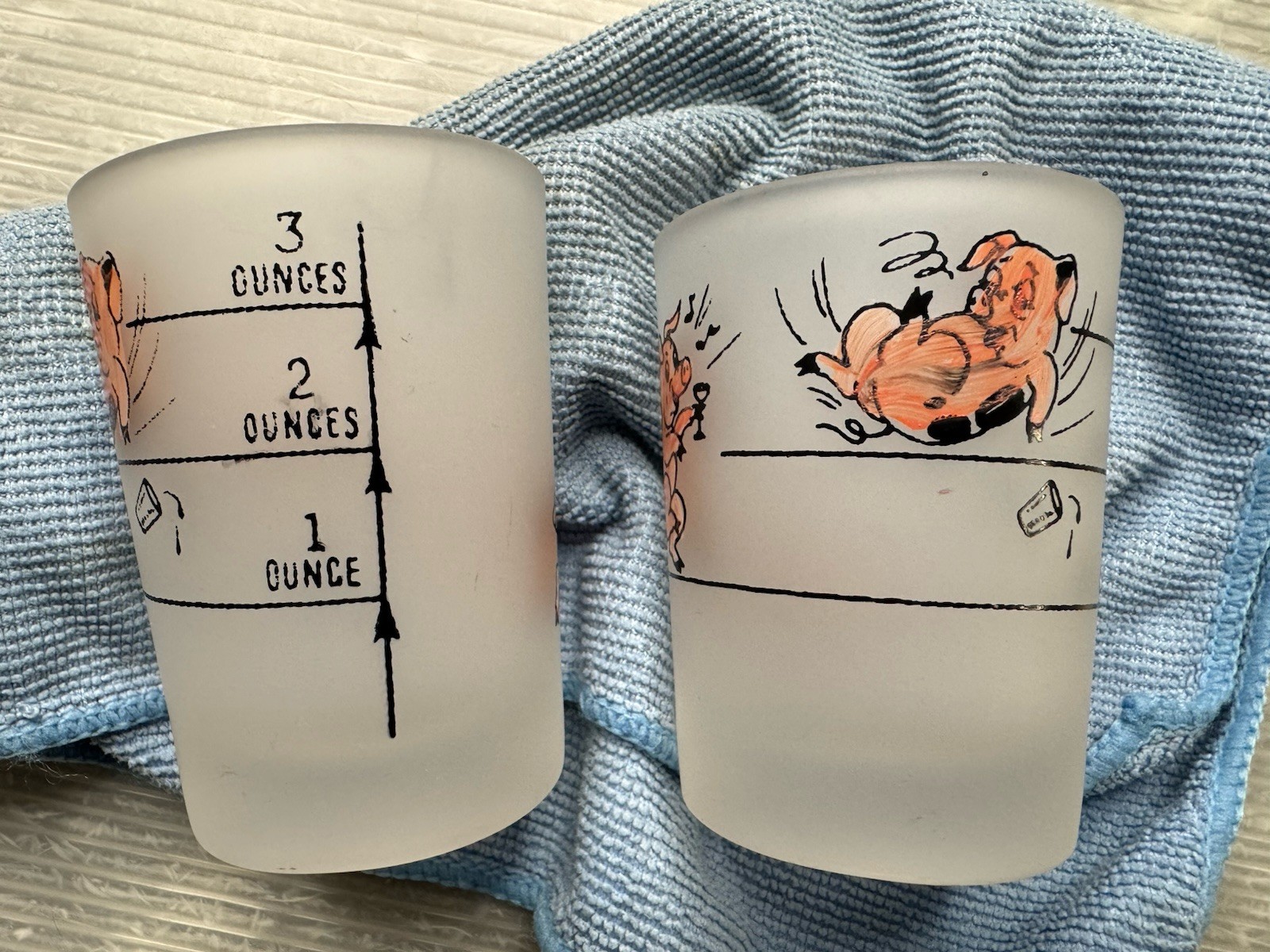 vintage MCM FEDERAL GLASS Co. 1950s frosted 3oz Piggy Shot Glass LOT/2