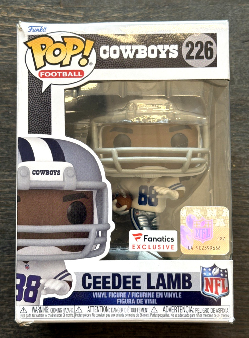 Funko Pop NFL FANATICS EXCLUSIVE CeeDee LAMB Dallas Cowboys #256 with Box Damage