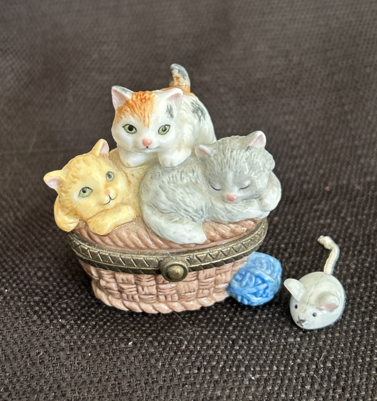 Midwest Of Cannon Falls PHB Porcelain Hinged Trinket Box Kittens In A Basket Yar