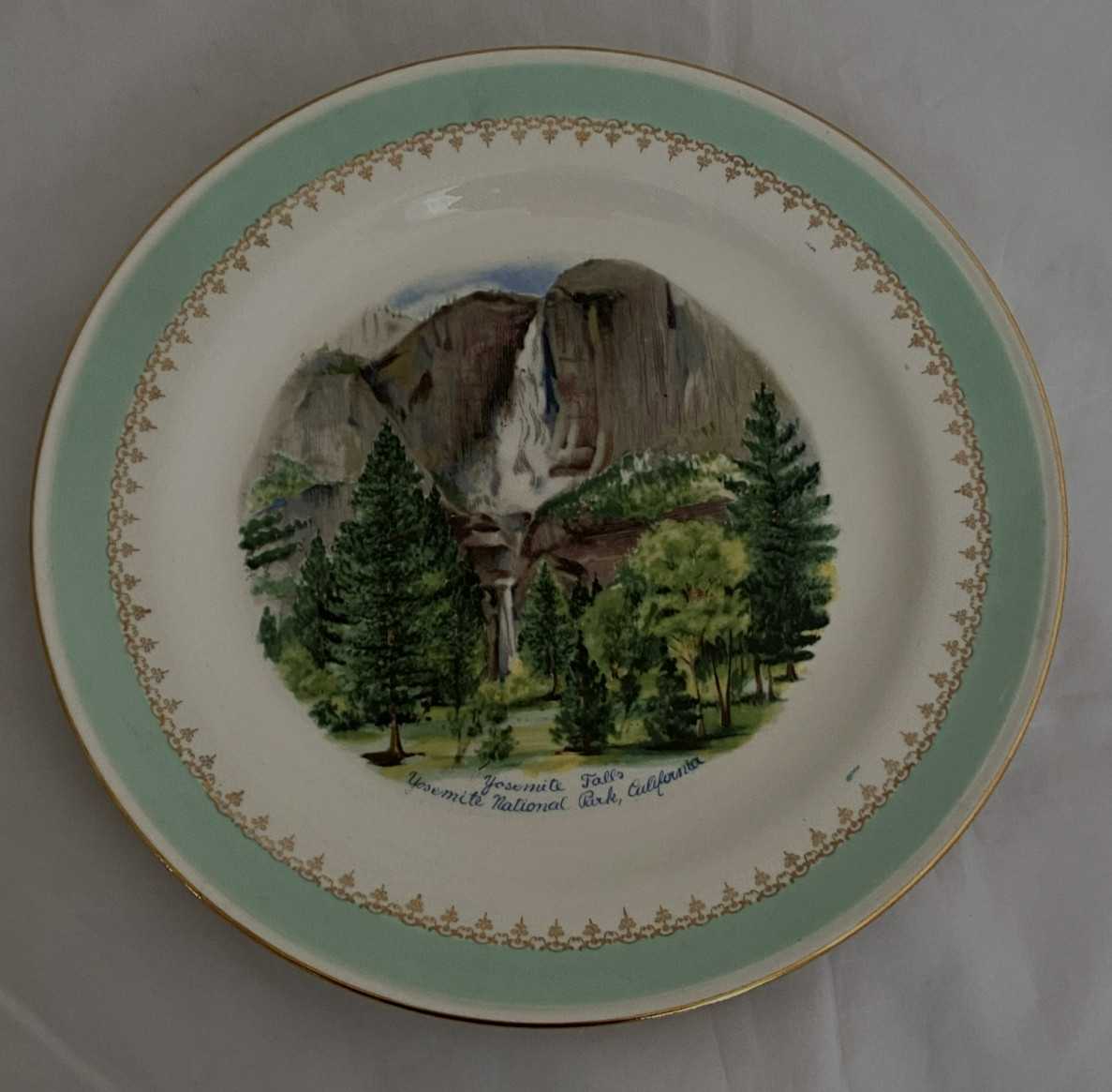 VINTAGE 10″ YOSEMITE FALLS National Park CA Souvenir Plate Eggshell NAUTILUS