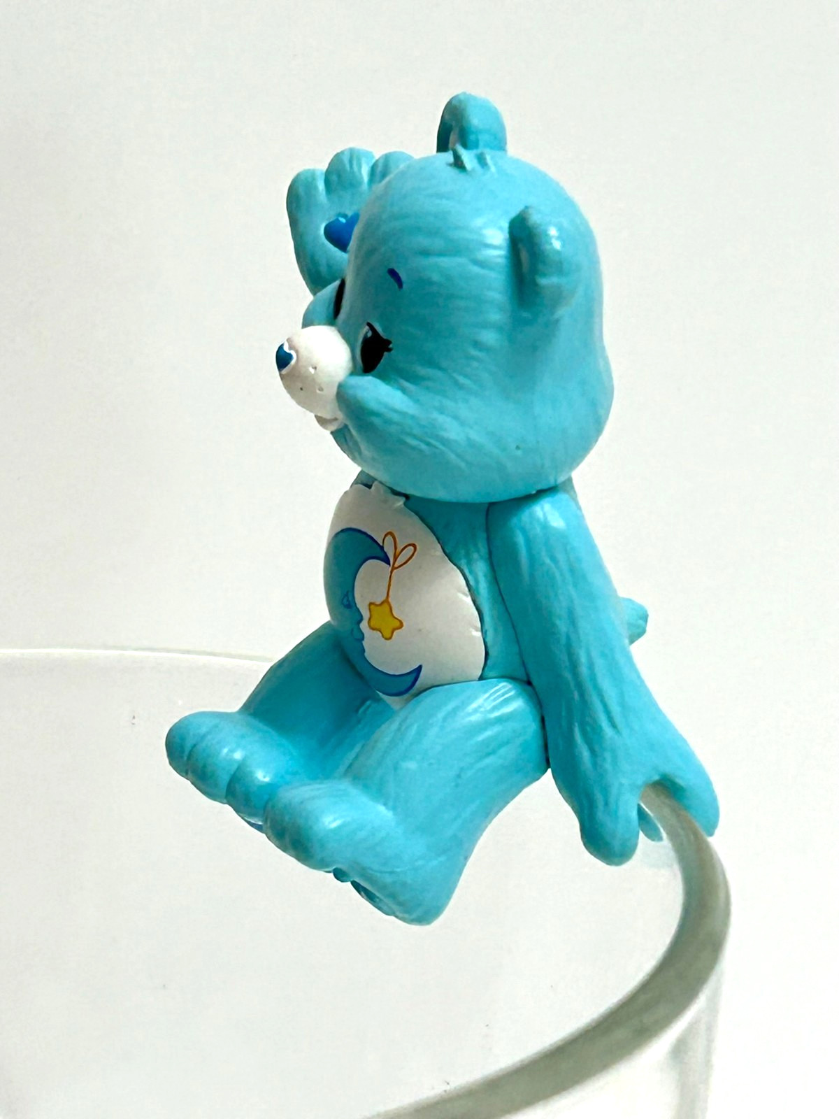 PUTITTO – Kitan Club Care Bears Bedtime Bear – Edge of the Cup Figure