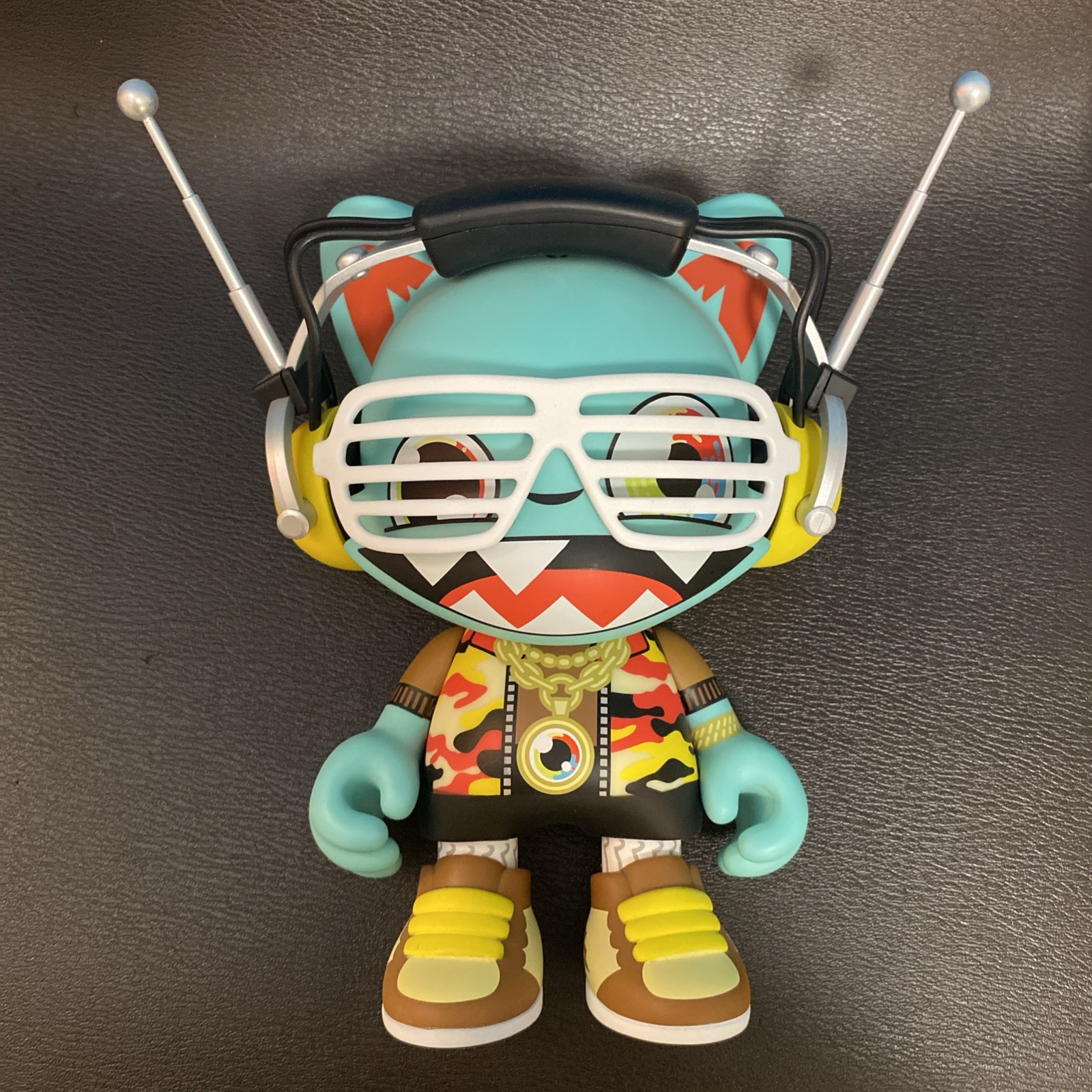 Superplastic SuperJanky “Def Beat” 8” Vinyl Figure LE 1555 Guggimon 2022