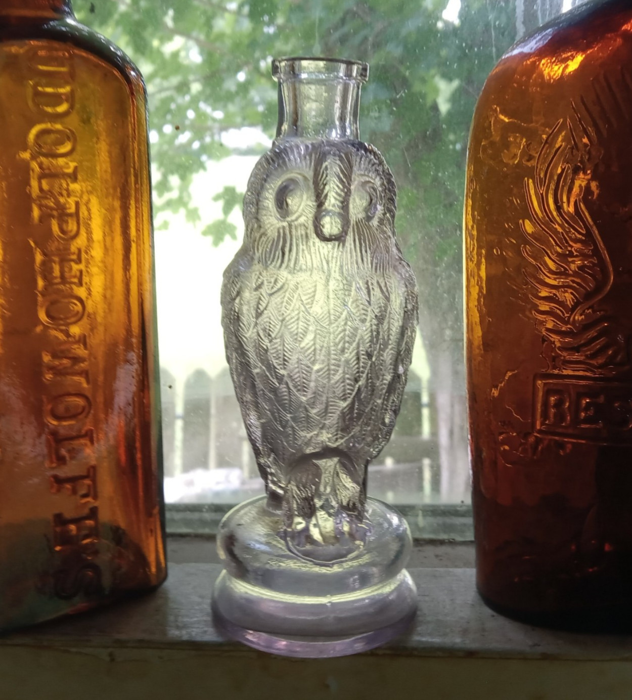1880s FIGURAL OWL ON PEDESTAL HAND BLOWN COLOGNE BOTTLE 5 1/2″TALL REAL NICE!