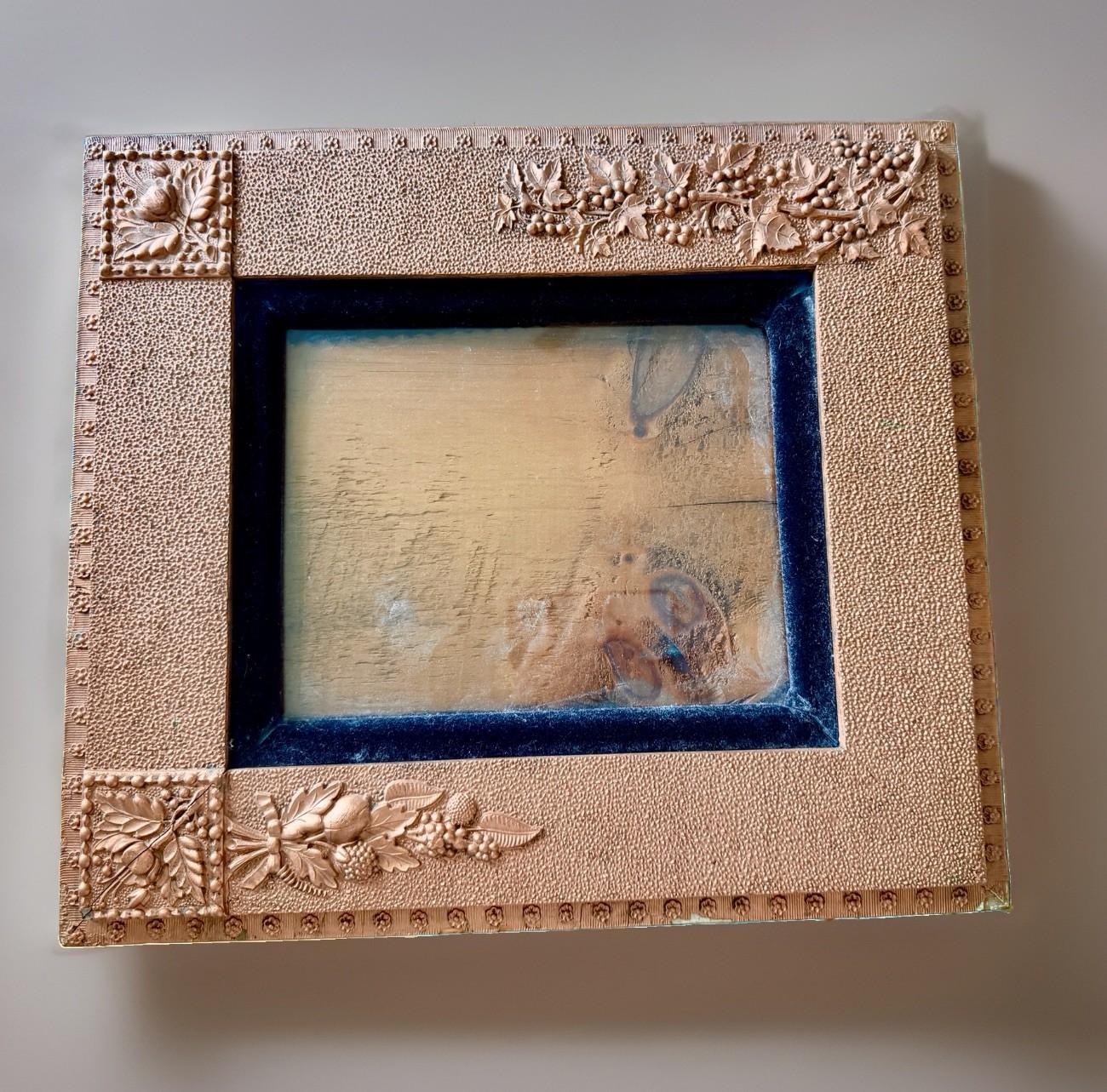 Antique C1900 Oak Leaf & Acorn 17×15 Frame Holds 10×8 Oil Painting Or Portrait
